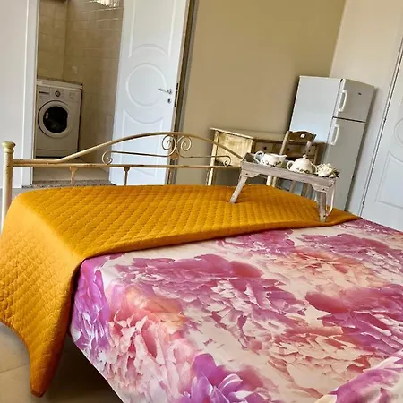 Le Stanze Di Lucia Vicino Ospedale Cardinale Panico A 3* Tricase