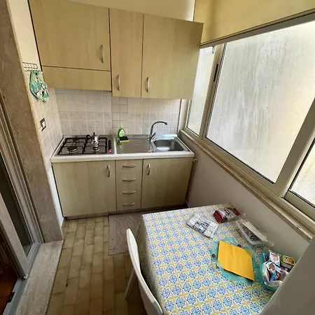 Le Stanze Di Lucia Vicino Ospedale Cardinale Panico A Guest house 3*