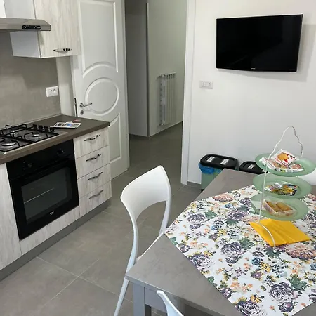 Le Stanze Di Lucia Vicino Ospedale Cardinale Panico A Guest house Tricase