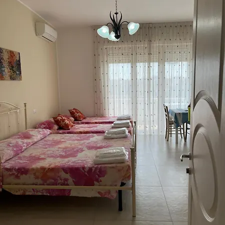 Le Stanze Di Lucia Vicino Ospedale Cardinale Panico A 3* Tricase