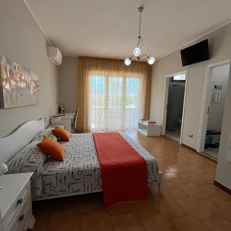 Guest house Le Stanze Di Lucia Vicino Ospedale Cardinale Panico A Tricase
