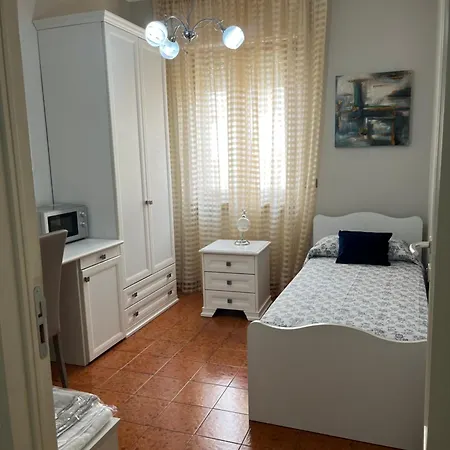 Guest house Le Stanze Di Lucia Vicino Ospedale Cardinale Panico A