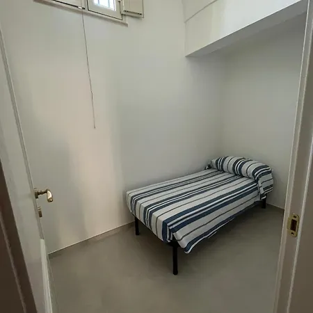 Le Stanze Di Lucia Vicino Ospedale Cardinale Panico A Guest house
