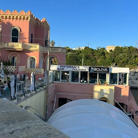 Le Stanze Di Lucia Vicino Ospedale Cardinale Panico A Guest house 3*