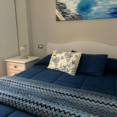 Le Stanze Di Lucia Vicino Ospedale Cardinale Panico A Guest house 3*