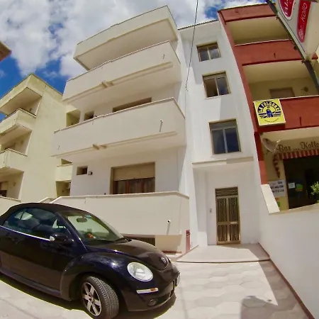 Guest house Le Stanze Di Lucia Vicino Ospedale Cardinale Panico A 3*