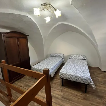 Le Stanze Di Lucia Vicino Ospedale Cardinale Panico A 3*