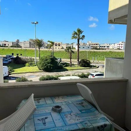 Le Stanze Di Lucia Vicino Ospedale Cardinale Panico A Konukevi