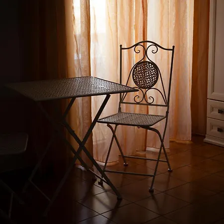 Le Stanze Di Lucia Vicino Ospedale Cardinale Panico A