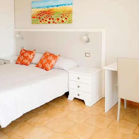 Le Stanze Di Lucia Vicino Ospedale Cardinale Panico A Guest house