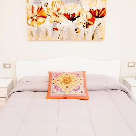 Le Stanze Di Lucia Vicino Ospedale Cardinale Panico A Guest house Tricase