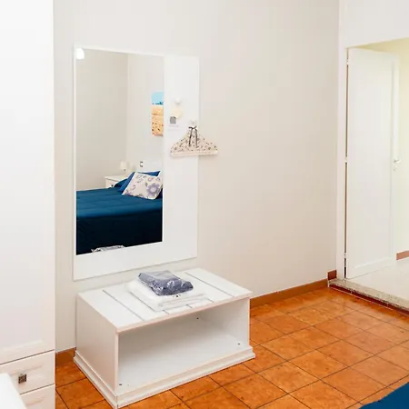 Guest house Le Stanze Di Lucia Vicino Ospedale Cardinale Panico A